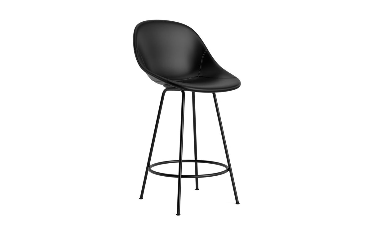 Mat Barstuhl 65 cm vollpolster schwarzes Stahl in Ultra 41599 präsentiert im Onlineshop von KAQTU Design AG. Barstuhl ist von Normann Copenhagen