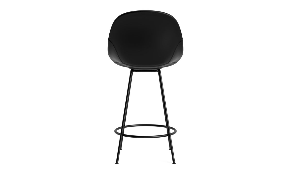 Mat Barstuhl 65 cm vollpolster schwarzes Stahl in Ultra 41599 präsentiert im Onlineshop von KAQTU Design AG. Barstuhl ist von Normann Copenhagen