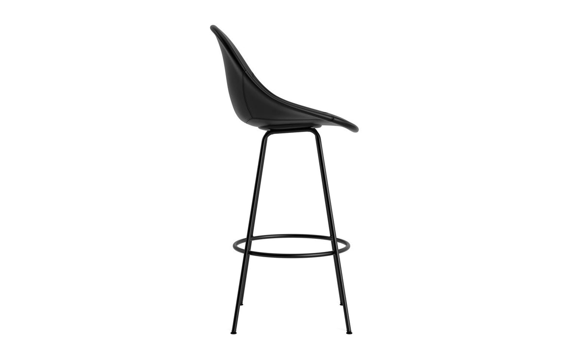 Mat Barstuhl 75 cm vollpolster schwarzes Stahl in Ultra 41599 präsentiert im Onlineshop von KAQTU Design AG. Barstuhl ist von Normann Copenhagen