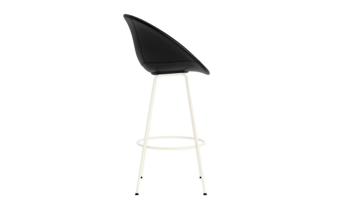 Mat Barstuhl mit Armlehne 75 cm vollpolster creme Stahl in Ultra 41599 präsentiert im Onlineshop von KAQTU Design AG. Barstuhl ist von Normann Copenhagen