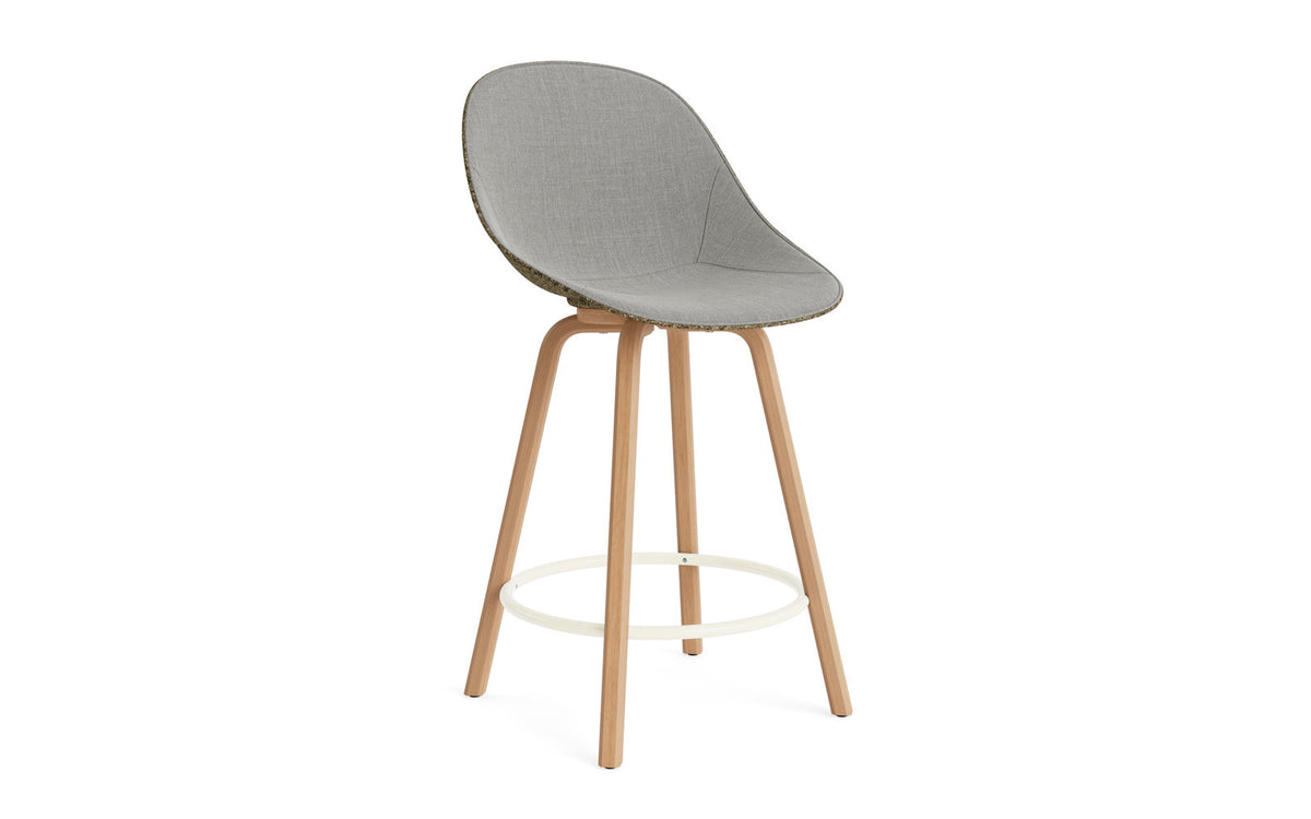 Mat Barstuhl 65 cm Frontpolster Seegras Buchenholz/creme in Remix 133 präsentiert im Onlineshop von KAQTU Design AG. Barstuhl ist von Normann Copenhagen