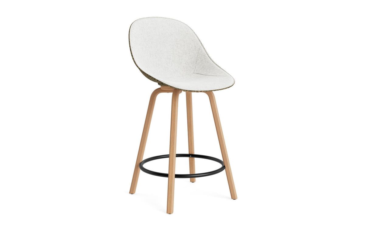Mat Barstuhl 65 cm Frontpolster Seegras Buchenholz/schwarz in Hallingdal 110 präsentiert im Onlineshop von KAQTU Design AG. Barstuhl ist von Normann Copenhagen