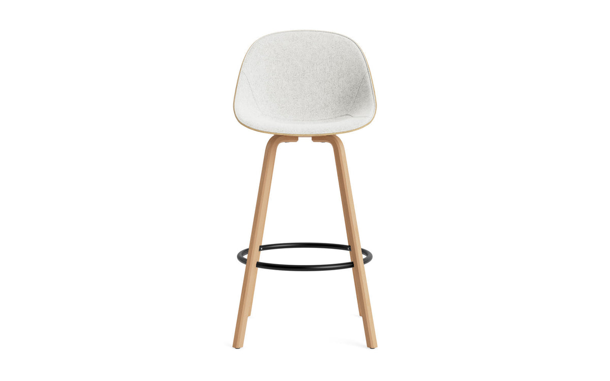 Mat Barstuhl 75 cm Frontpolster Hanffasern Buchenholz/schwarz in Hallingdal 110 präsentiert im Onlineshop von KAQTU Design AG. Barstuhl ist von Normann Copenhagen