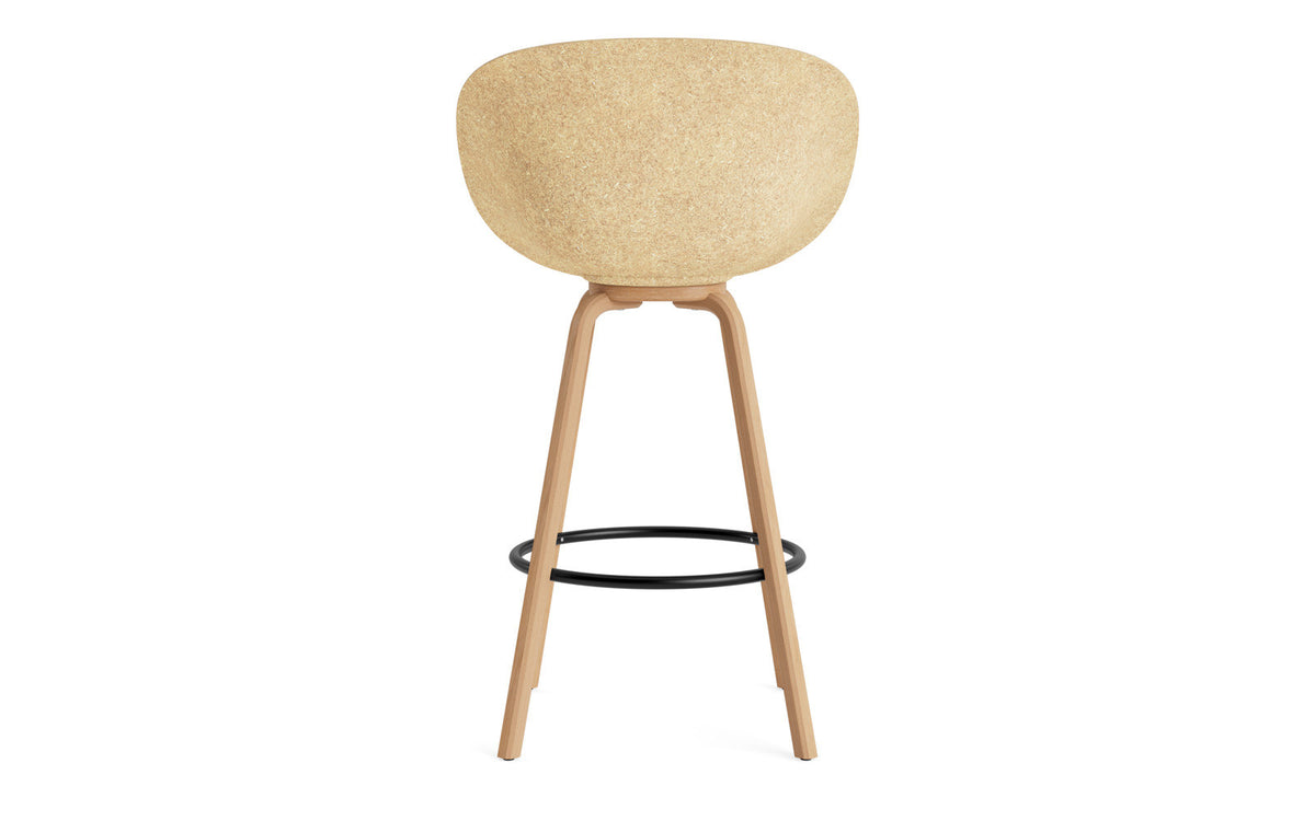 Mat Barstuhl mit Armlehne 75 cm Frontpolster Hanffasern Buchenholz/schwarz in Hallingdal 110 präsentiert im Onlineshop von KAQTU Design AG. Barstuhl ist von Normann Copenhagen
