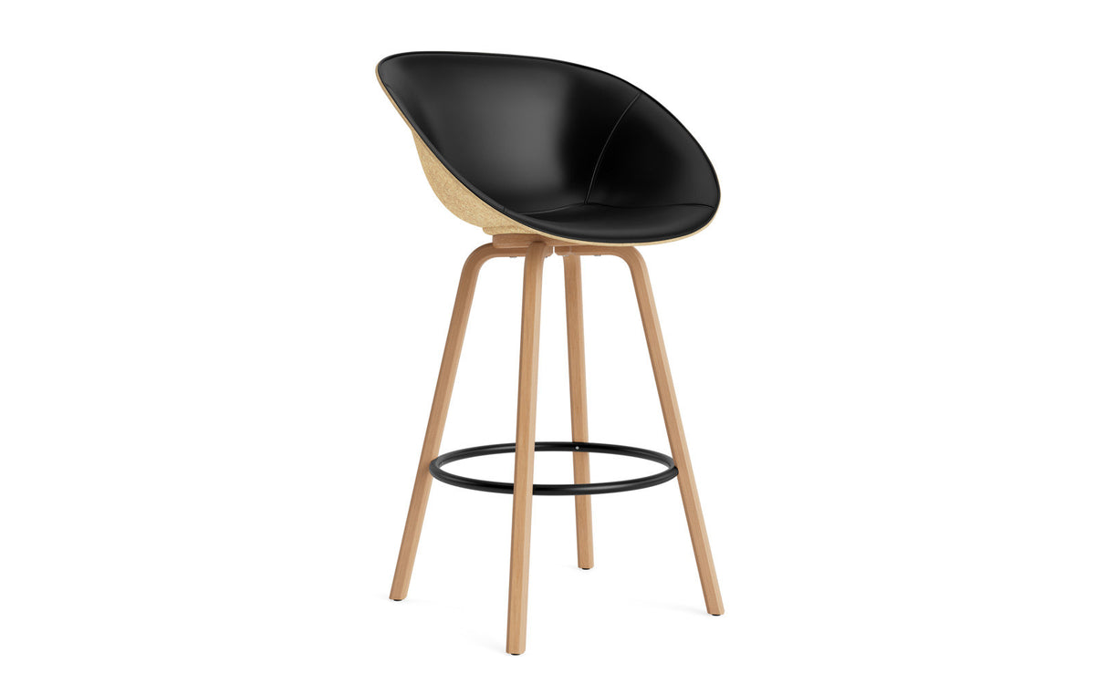 Mat Barstuhl mit Armlehne 75 cm Frontpolster Hanffasern Buchenholz/schwarz in Ultra 41599 präsentiert im Onlineshop von KAQTU Design AG. Barstuhl ist von Normann Copenhagen