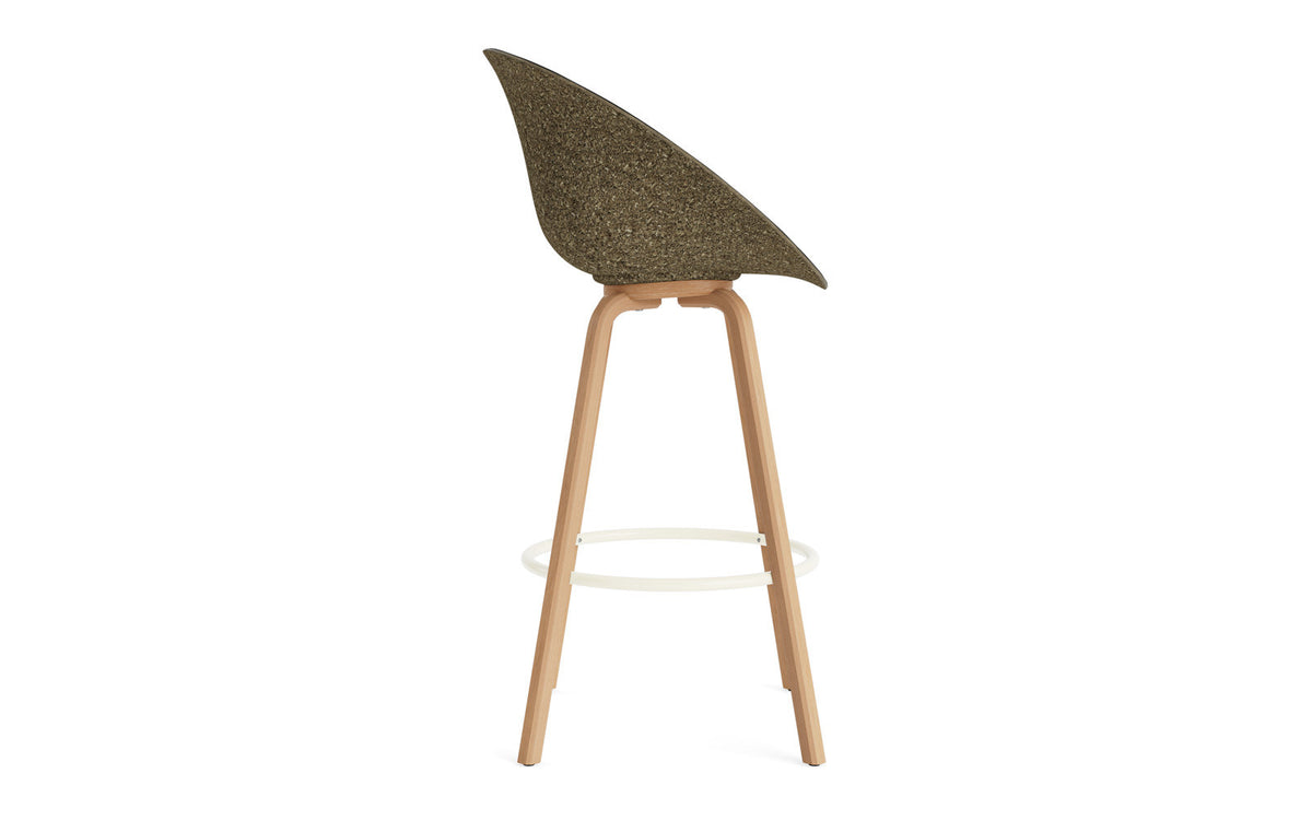 Mat Barstuhl mit Armlehne 75 cm Frontpolster Seegras Buchenholz/creme in Ultra 41599 präsentiert im Onlineshop von KAQTU Design AG. Barstuhl ist von Normann Copenhagen