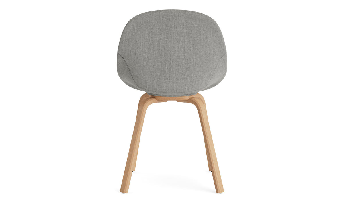 Mat Stuhl vollpolster Buchenholz in Remix 133 präsentiert im Onlineshop von KAQTU Design AG. Stuhl ist von Normann Copenhagen