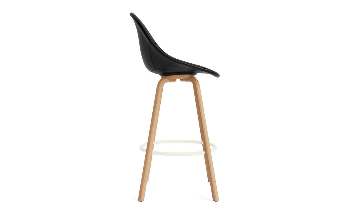 Mat Barstuhl 75 cm vollpolster Buchenholz/creme in Ultra 41599 präsentiert im Onlineshop von KAQTU Design AG. Barstuhl ist von Normann Copenhagen