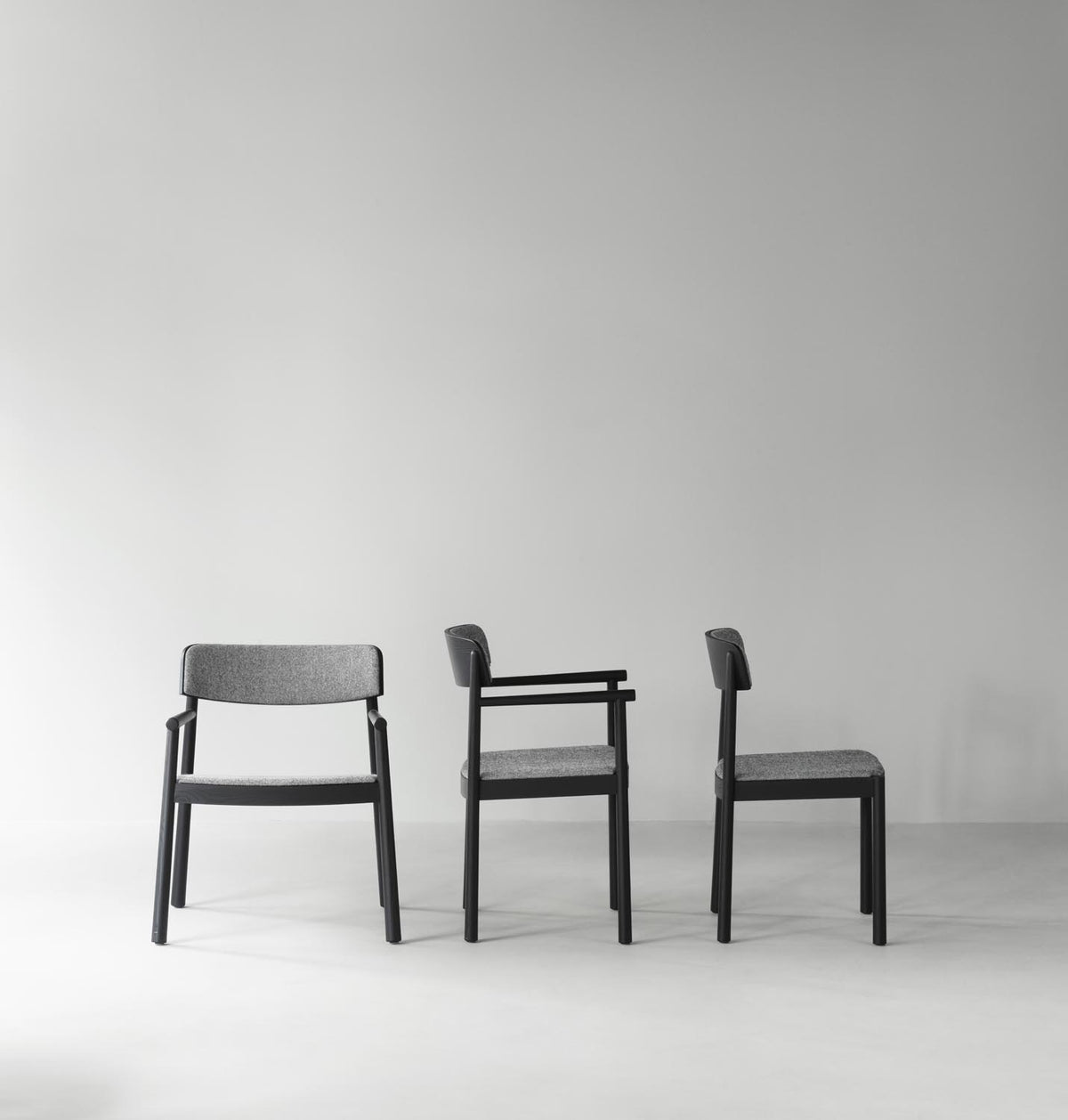 Timb Loungesessel Upholstery in Black / Hallingdal 166 präsentiert im Onlineshop von KAQTU Design AG. Sessel ist von Normann Copenhagen