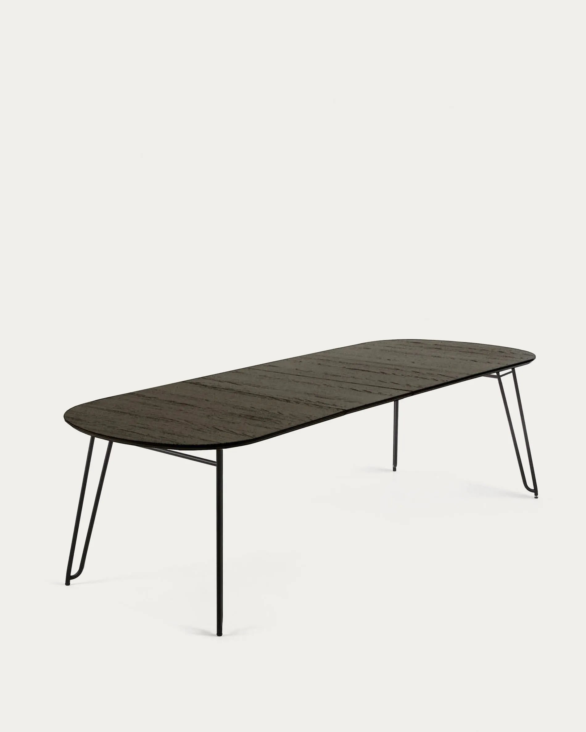 Eleganter Tisch mit Eschenfurnier, ausziehbar von 140 auf 220 cm, schwarze Stahlbeine, ideal für stilvolle Flexibilität.