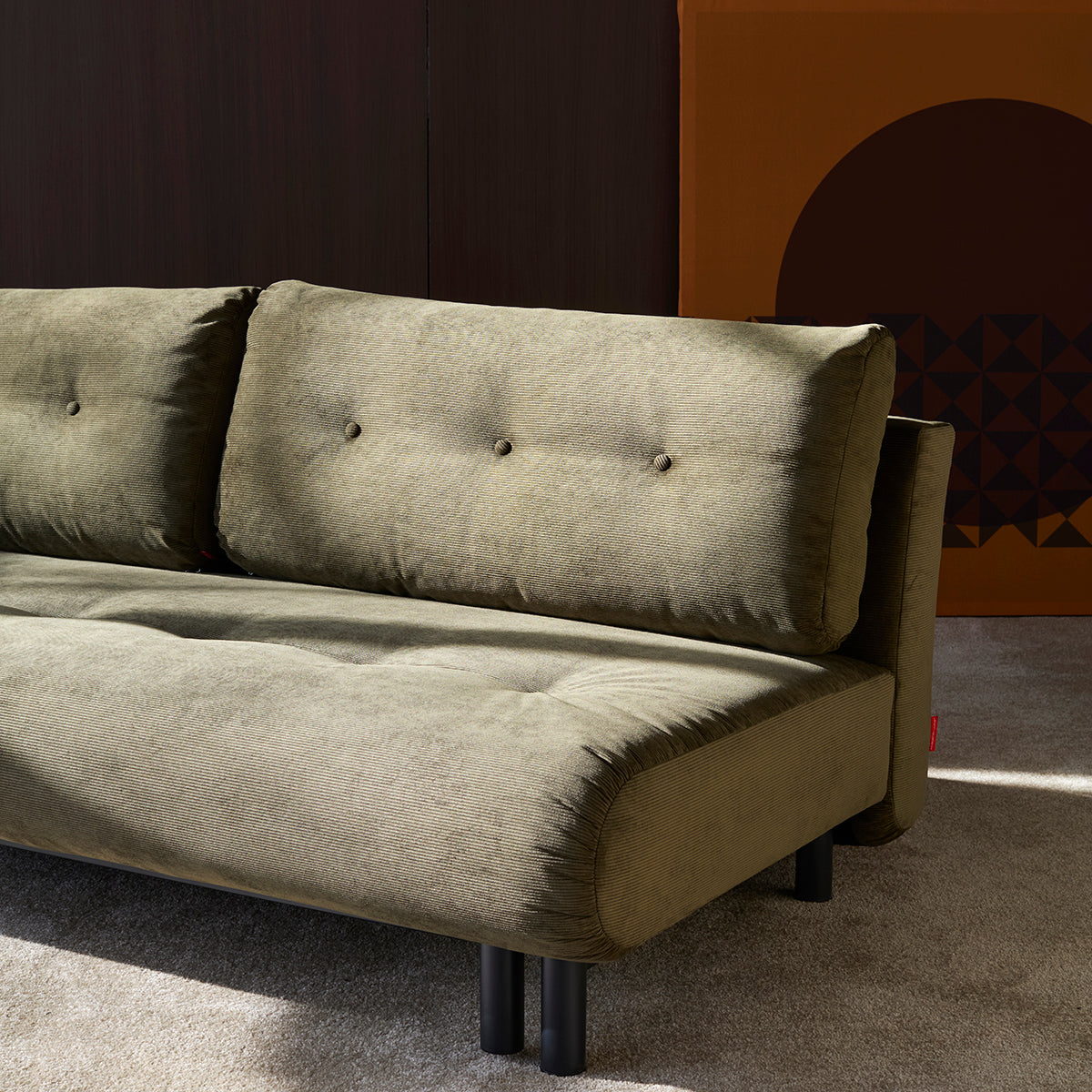 Nabli Schlafsofa in 316 Cordufine Pine Green präsentiert im Onlineshop von KAQTU Design AG. Bettsofa ist von Innovation Living