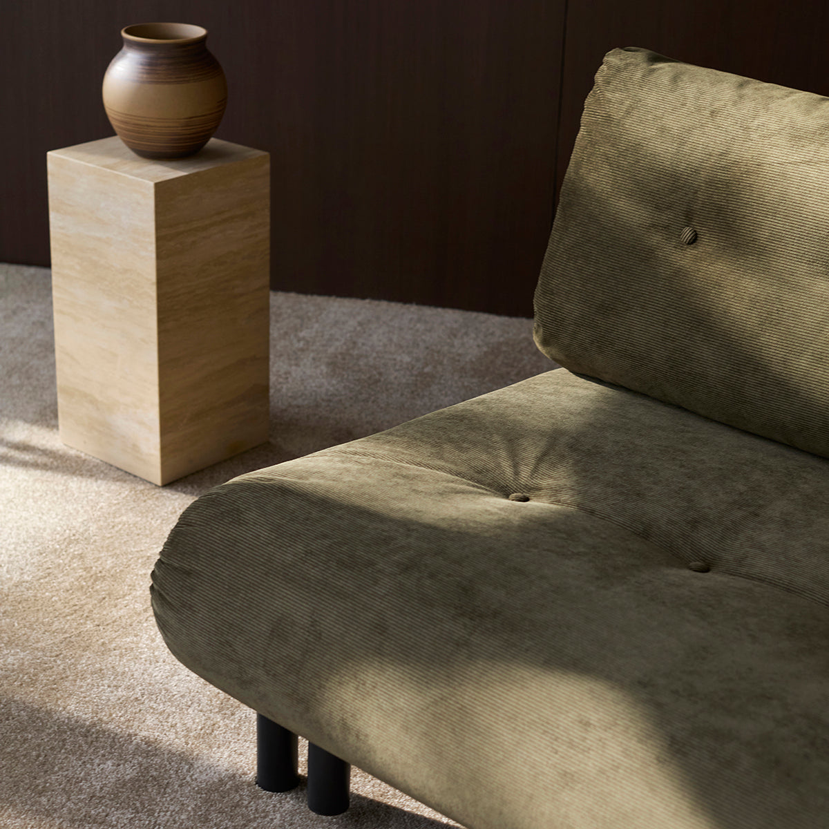Nabli Schlafsofa in 316 Cordufine Pine Green präsentiert im Onlineshop von KAQTU Design AG. Bettsofa ist von Innovation Living
