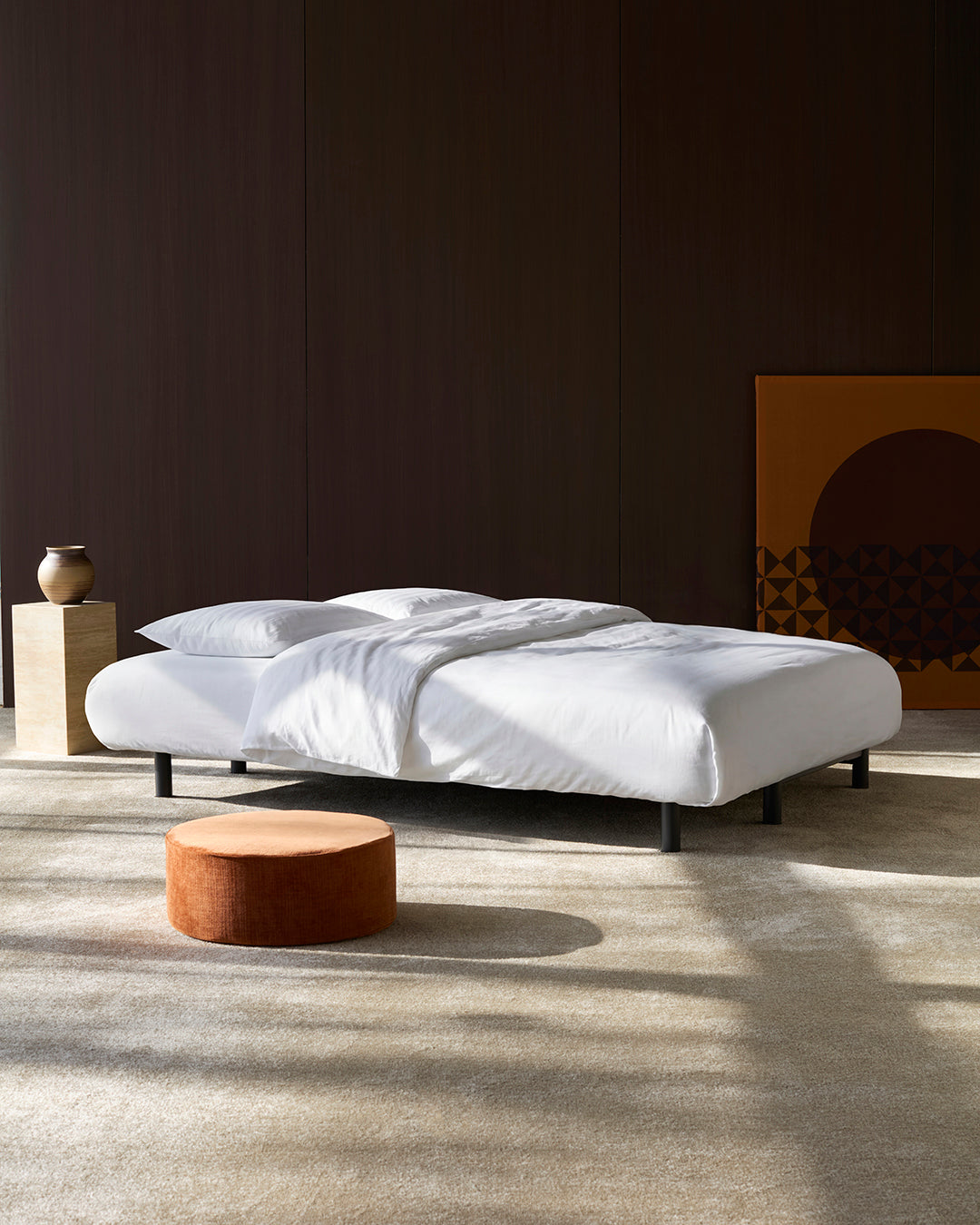 Nabli Schlafsofa in 316 Cordufine Pine Green präsentiert im Onlineshop von KAQTU Design AG. Bettsofa ist von Innovation Living