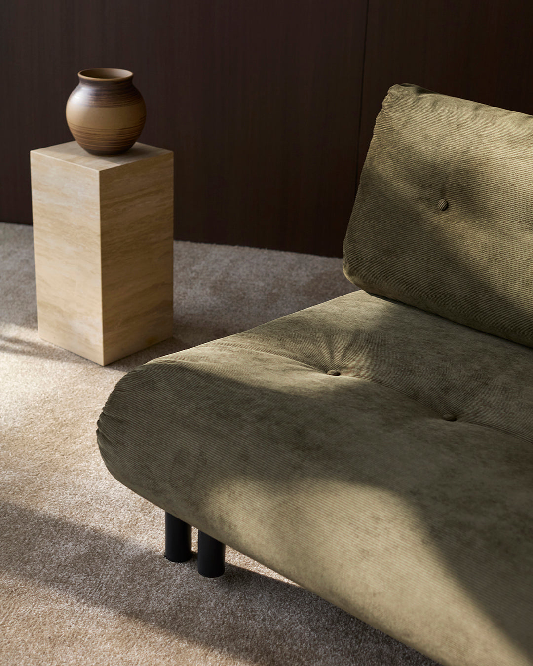 Nabli Schlafsofa in 316 Cordufine Pine Green präsentiert im Onlineshop von KAQTU Design AG. Bettsofa ist von Innovation Living