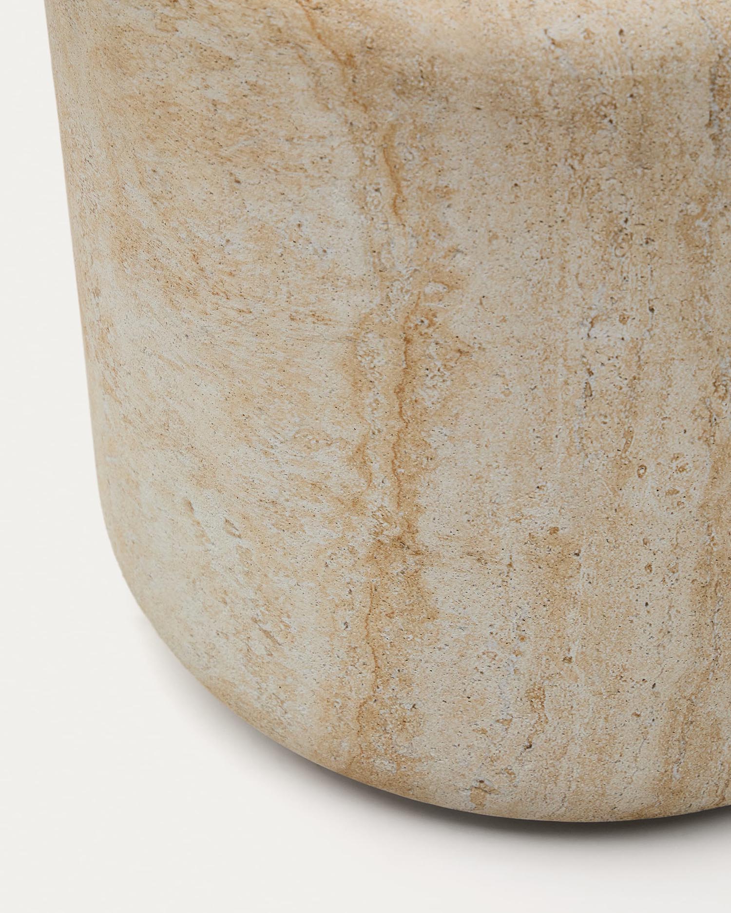 Side table Drasi made of cement with a travertine-look finish Ø 46 cm