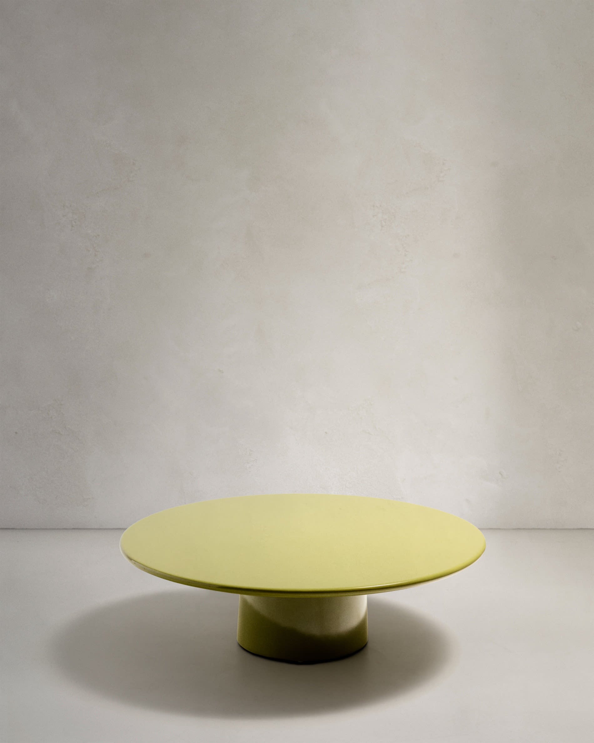 <tc>ALBA</tc>nella coffee table made of cement with a glossy green finish Ø 110 cm