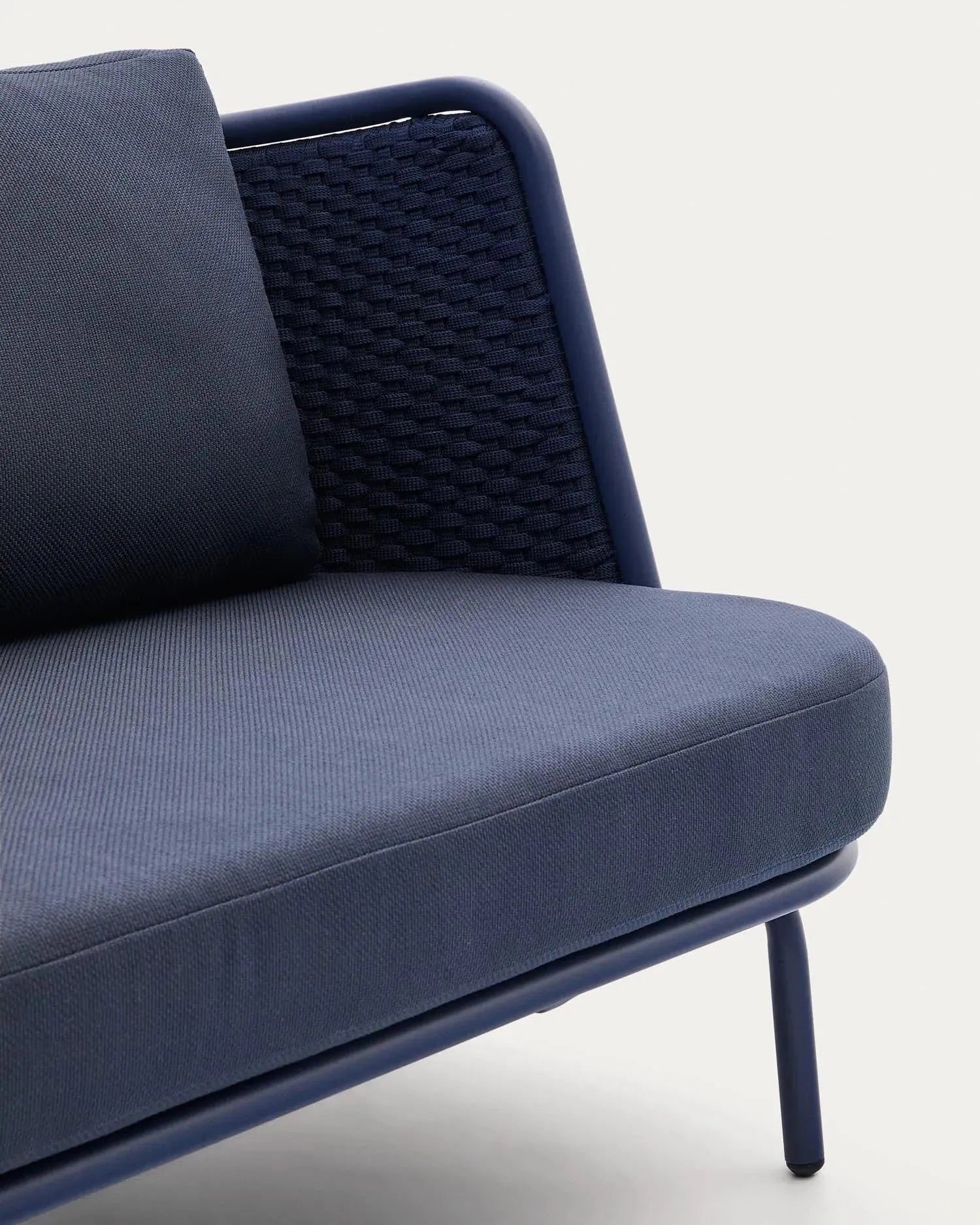 Elegantes 3-Sitzer Outdoor-Sofa aus Aluminium mit blauen Seilen, bietet Komfort und Stil für Ihren Außenbereich.