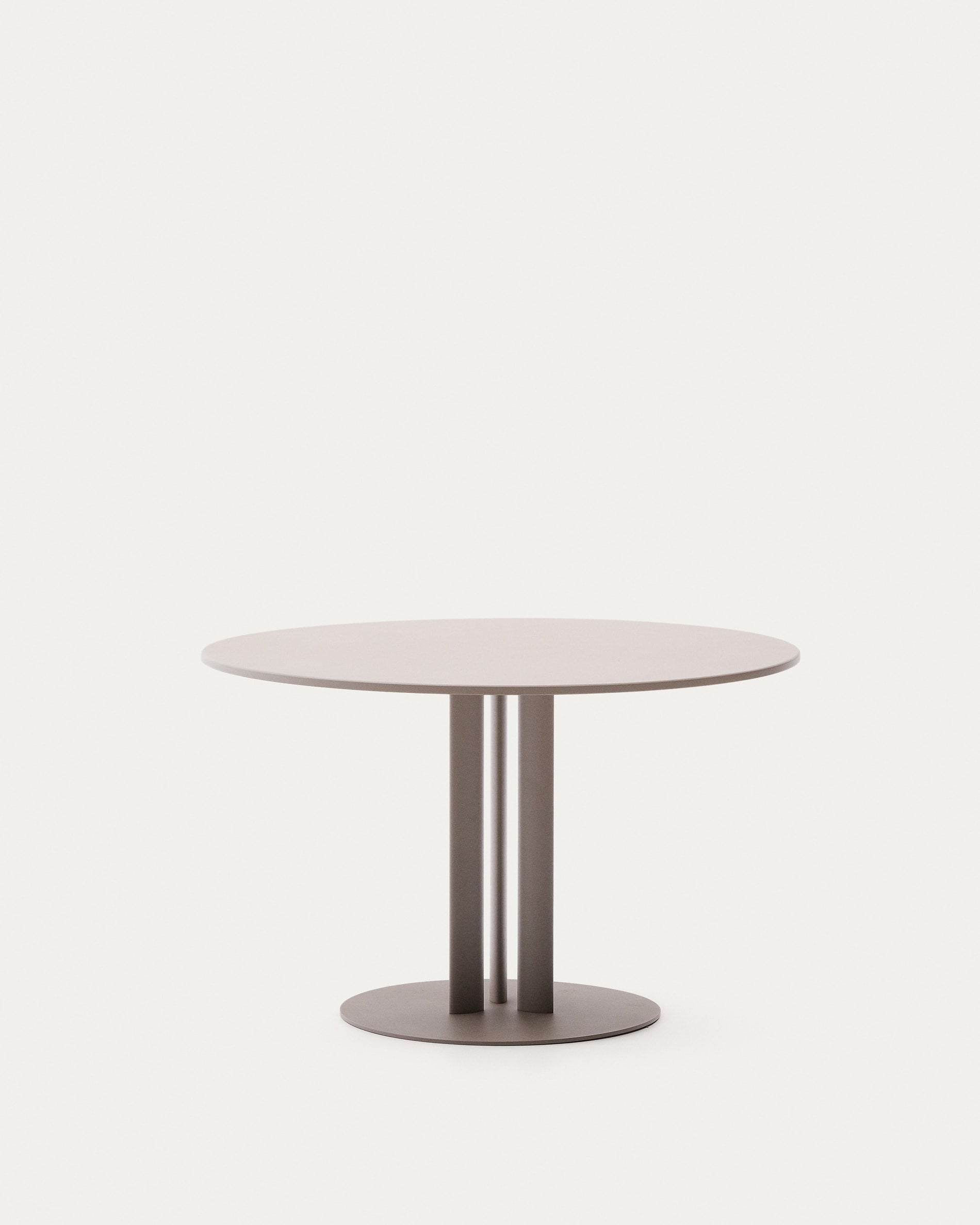 Runder Outdoor-Tisch Sedalis: Ø80 cm, taupefarbene Aluminiumplatte, robustes Stahlgestell, wetterfest, stilvoll und pflegeleicht.