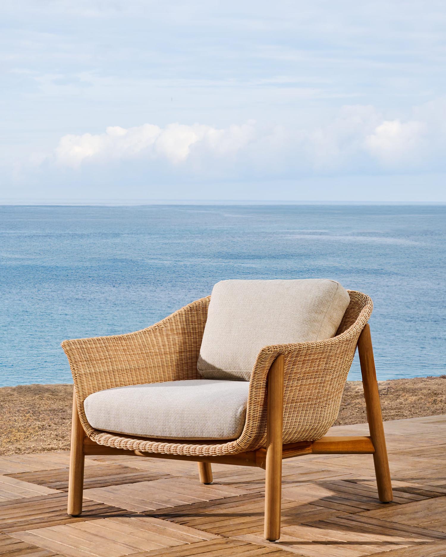 Fauteuil Galea en teck massif et rotin synthétique FSC 100%
