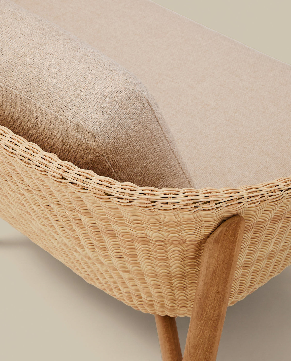2-Sitzer-Sofa Galea aus massivem Teakholz und synthetischem Rattan 170,5 cm FSC 100% FSC in Beige, Braun präsentiert im Onlineshop von KAQTU Design AG. Lounge Sofa ist von Kave Home