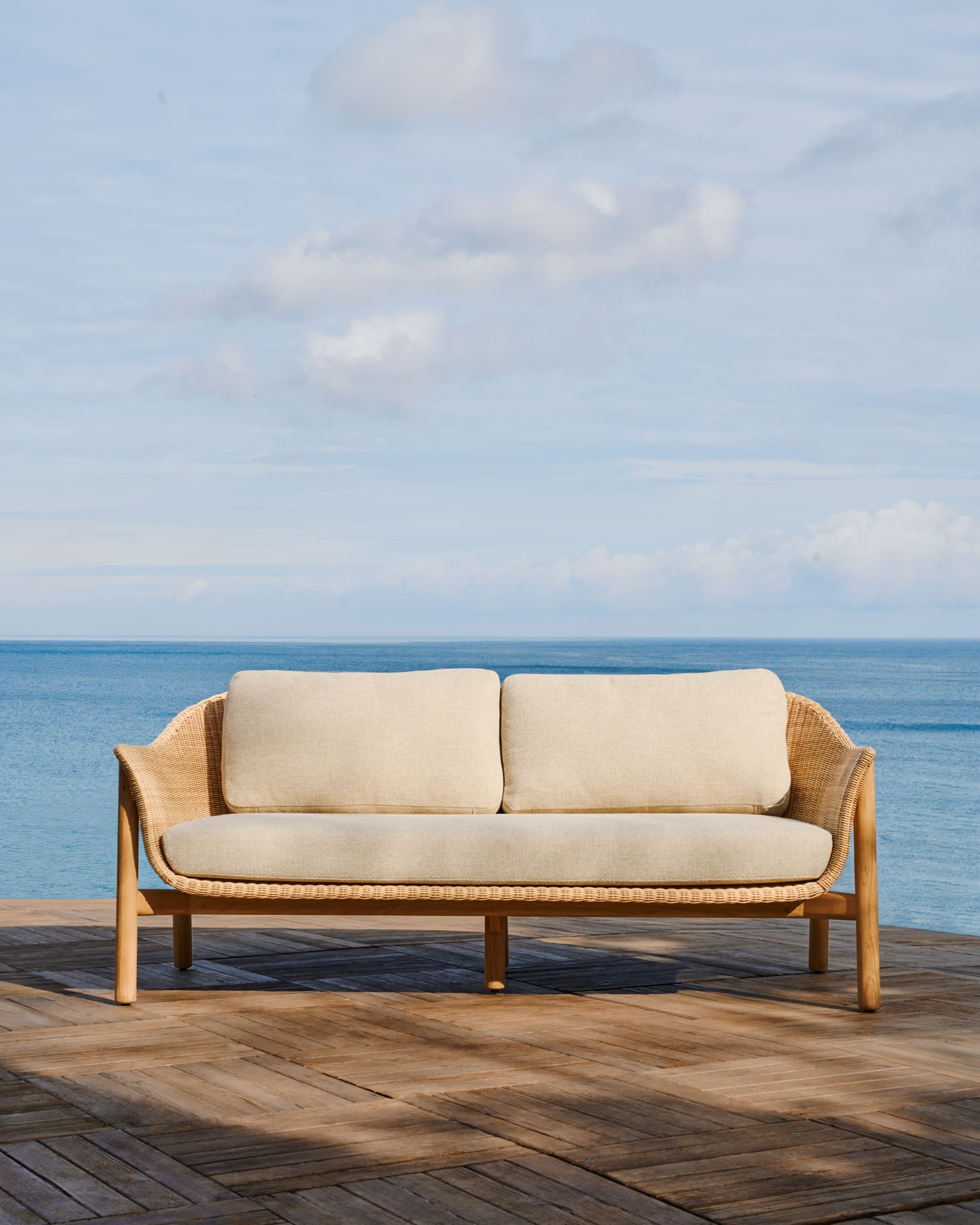 2-Sitzer-Sofa Galea aus massivem Teakholz und synthetischem Rattan 170,5 cm FSC 100% FSC