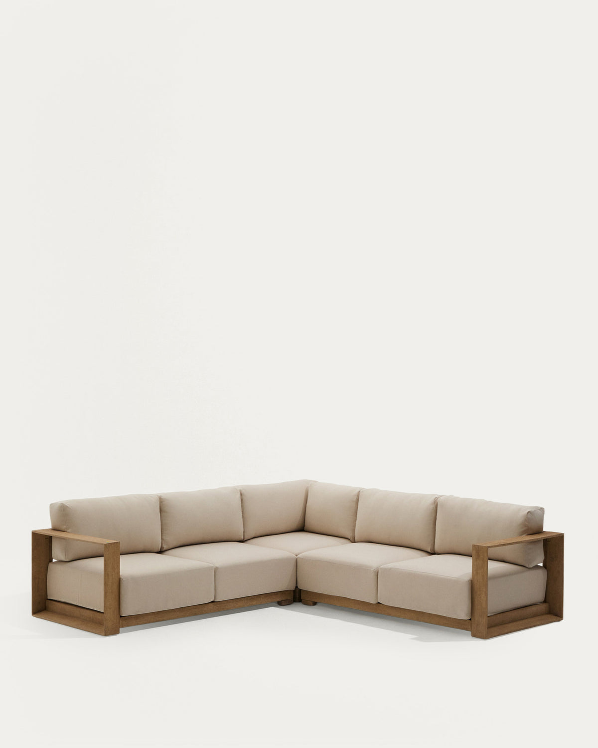 5-Sitzer-Ecksofa Ambra aus massivem Akazienholz mit hellem Finish 248 cm FSC 100% in Beige präsentiert im Onlineshop von KAQTU Design AG. Lounge Sofa ist von Kave Home