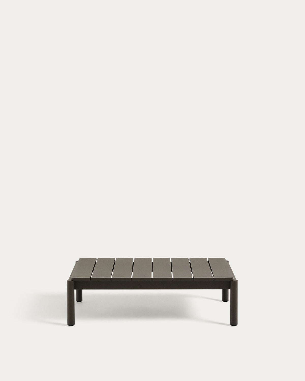 Couchtisch Sorells aus grünem Aluminium 89 x 91 cm in Khaki präsentiert im Onlineshop von KAQTU Design AG. Loungetisch ist von Kave Home