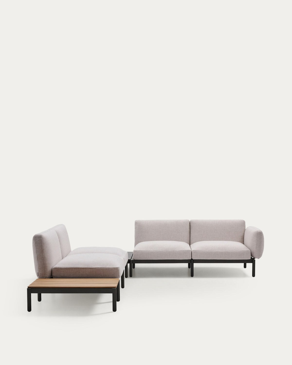 Modulares Outdoor-Ecksofa Sorells mit 4 Sitzplätzen mit beigefarbener Polsterung und grauem Aluminium, mit Tisch aus Teakholz, 353 x 316,5 cm, FSC 100 % in Beige, Graphit präsentiert im Onlineshop von KAQTU Design AG. Loungeset ist von Kave Home