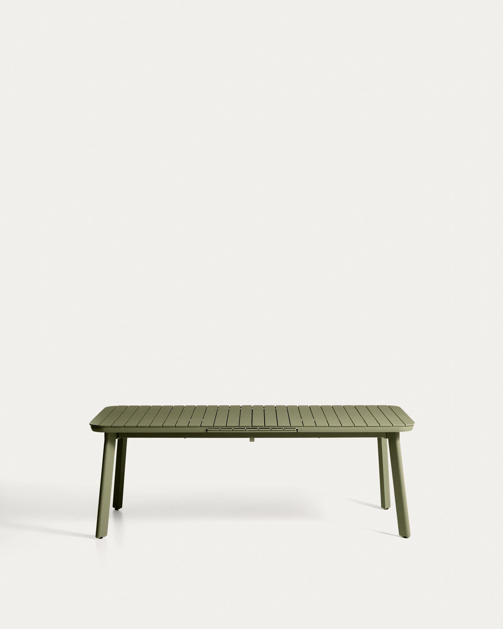Ausziehbarer Outdoor-Tisch Izola aus Aluminium mit grünem Finish 220 (280) x 100 cm in Grün präsentiert im Onlineshop von KAQTU Design AG. Gartentisch ist von Kave Home