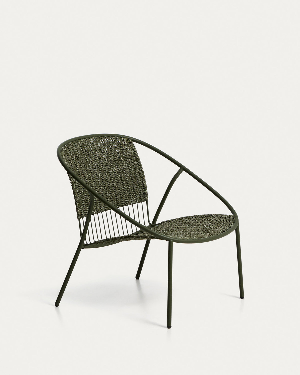 Stapelbarer Sessel Atrani aus verzinktem Stahl und grünem Seil in Dunkelgrün, Grün präsentiert im Onlineshop von KAQTU Design AG. Outdoor-Sessel ist von Kave Home