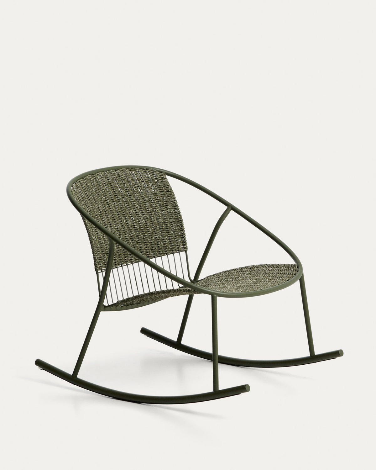 Schaukelstuhl Atrani aus verzinktem Stahl und grünem Seil in Dunkelgrün, Grün präsentiert im Onlineshop von KAQTU Design AG. Outdoor-Sessel ist von Kave Home