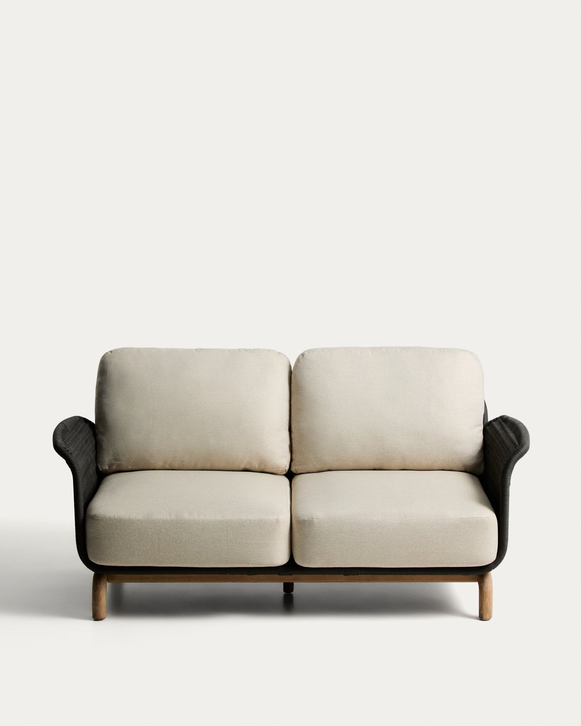 2-Sitzer-Sofa Alipa aus massivem Akazienholz und dunkelgrauem Seil, 165 cm in Graphit präsentiert im Onlineshop von KAQTU Design AG. Loungesofa ist von Kave Home