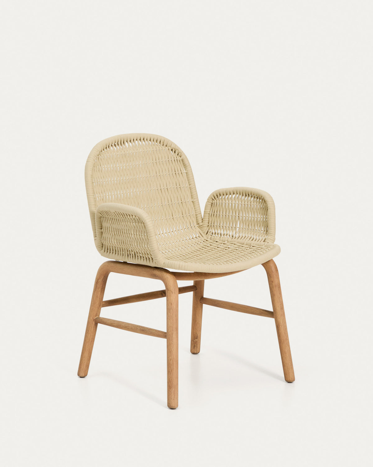 Armlehnstuhl Alipa aus massivem Akazienholz und ecrufarbenem Seil, FSC 100 % in Ecru, Beige, Weiss präsentiert im Onlineshop von KAQTU Design AG. Gartenstuhl mit Armlehnen ist von Kave Home
