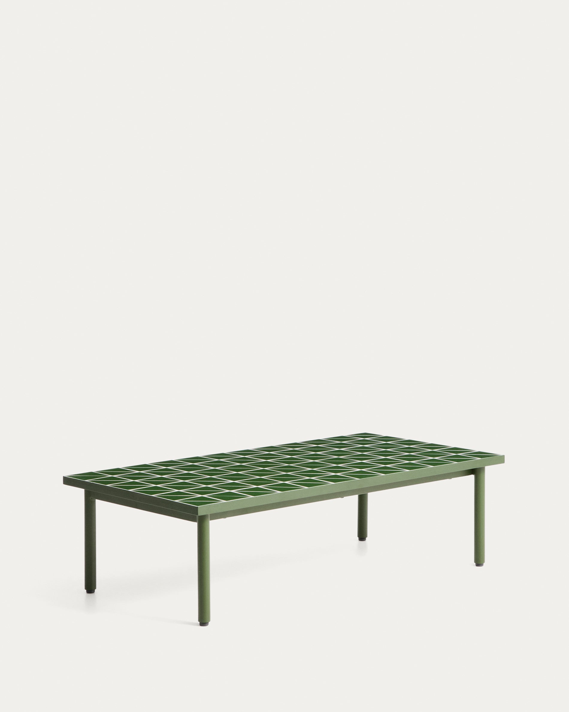 Couchtisch Maurina aus verzinktem Stahl in Grün mit grünen Kacheln, 122 x 61 cm in Grün präsentiert im Onlineshop von KAQTU Design AG. Loungetisch ist von Kave Home