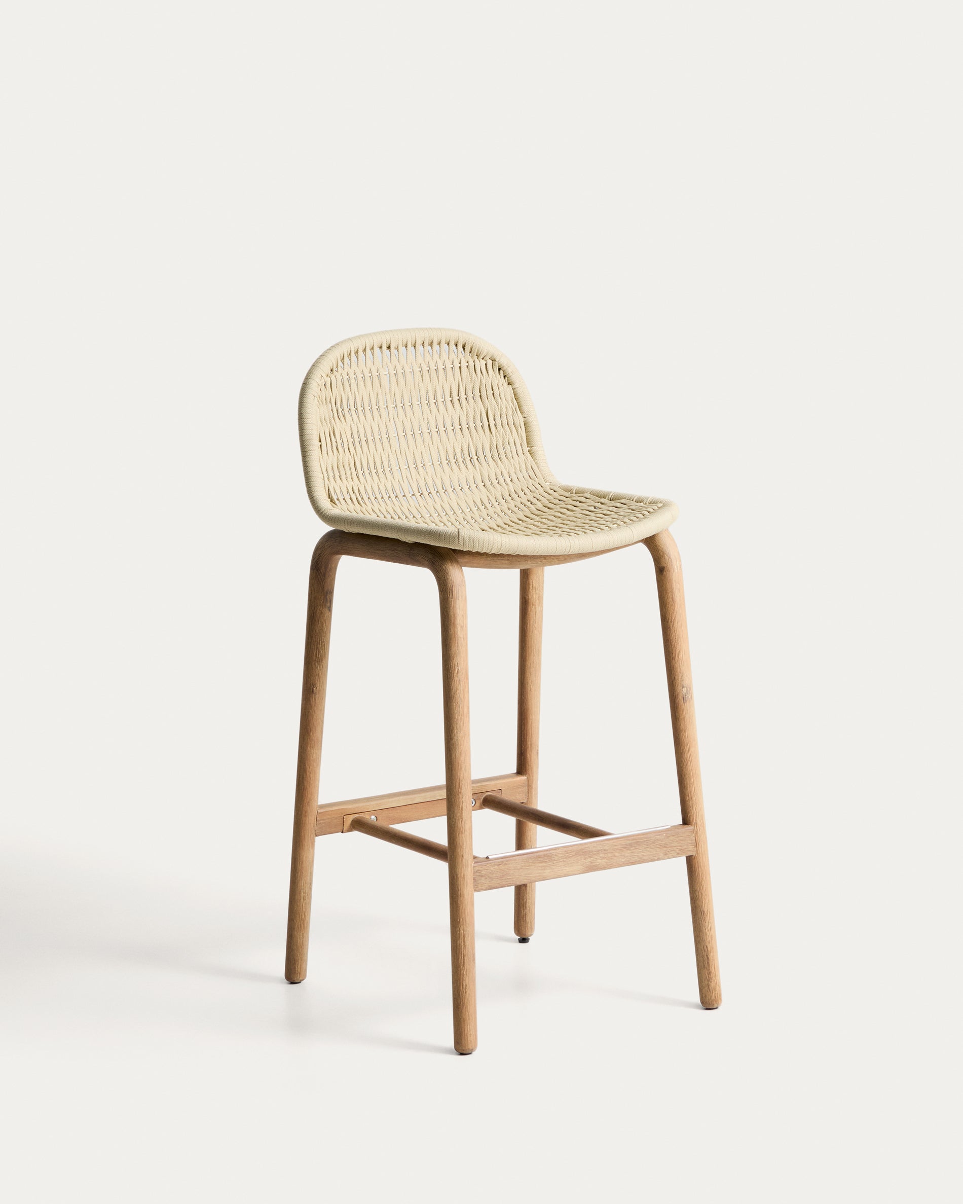 Hocker Alipa aus massivem Akazienholz und ecrufarbenem Seil, 75 cm, FSC 100 % in Ecru präsentiert im Onlineshop von KAQTU Design AG. Hocker Outdoor ist von Kave Home