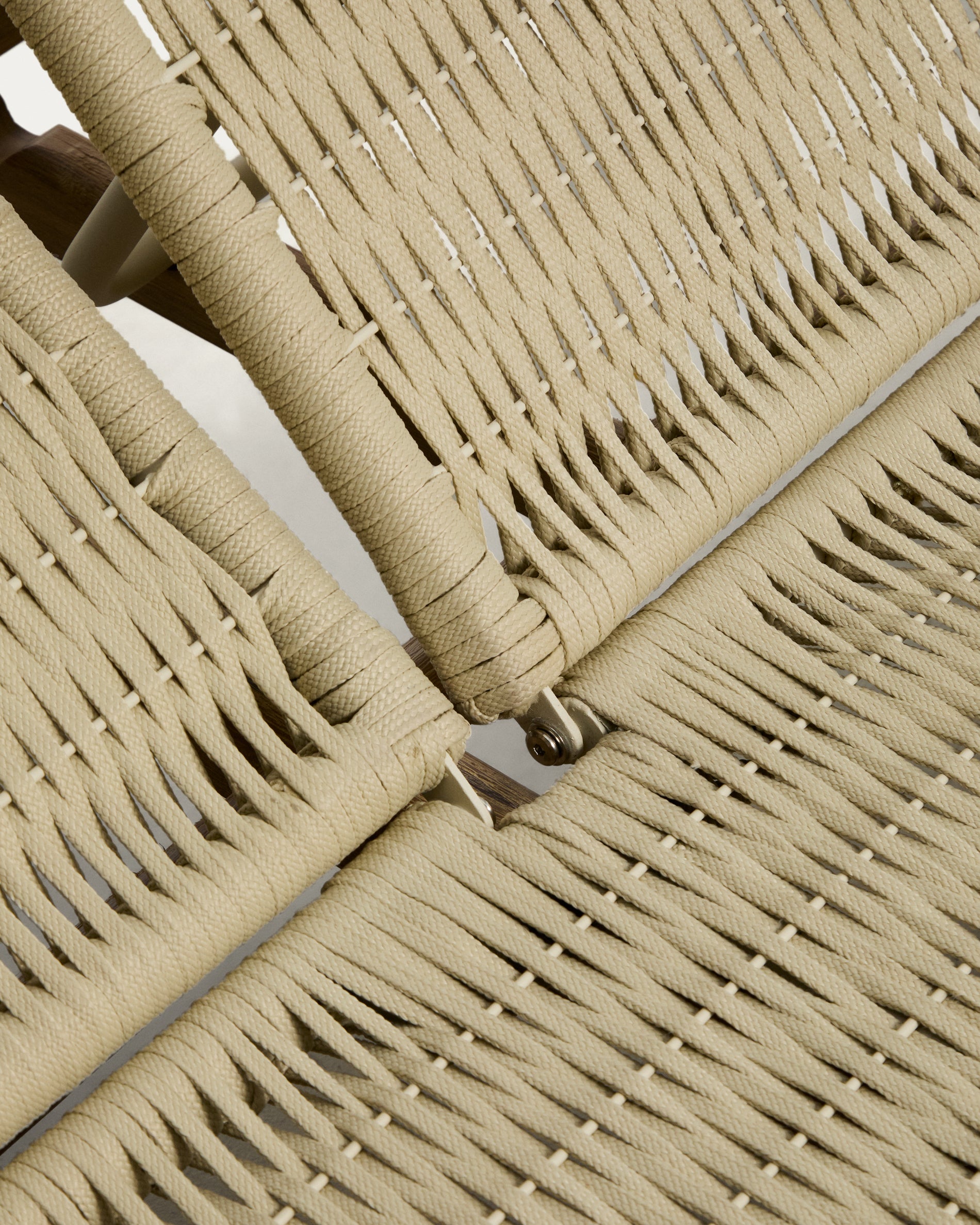 2er-Sonnenliege Alipa aus massivem Akazienholz und ecrufarbenem Seil, FSC 100 % in Ecru präsentiert im Onlineshop von KAQTU Design AG. Liegestuhl ist von Kave Home