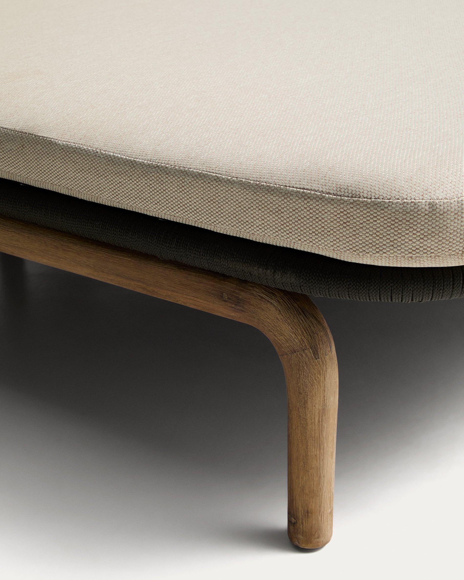 2er-Sonnenliege Alipa aus massivem Akazienholz und dunkelgrauem Seil, FSC 100 % in Graphit präsentiert im Onlineshop von KAQTU Design AG. Liegestuhl ist von Kave Home