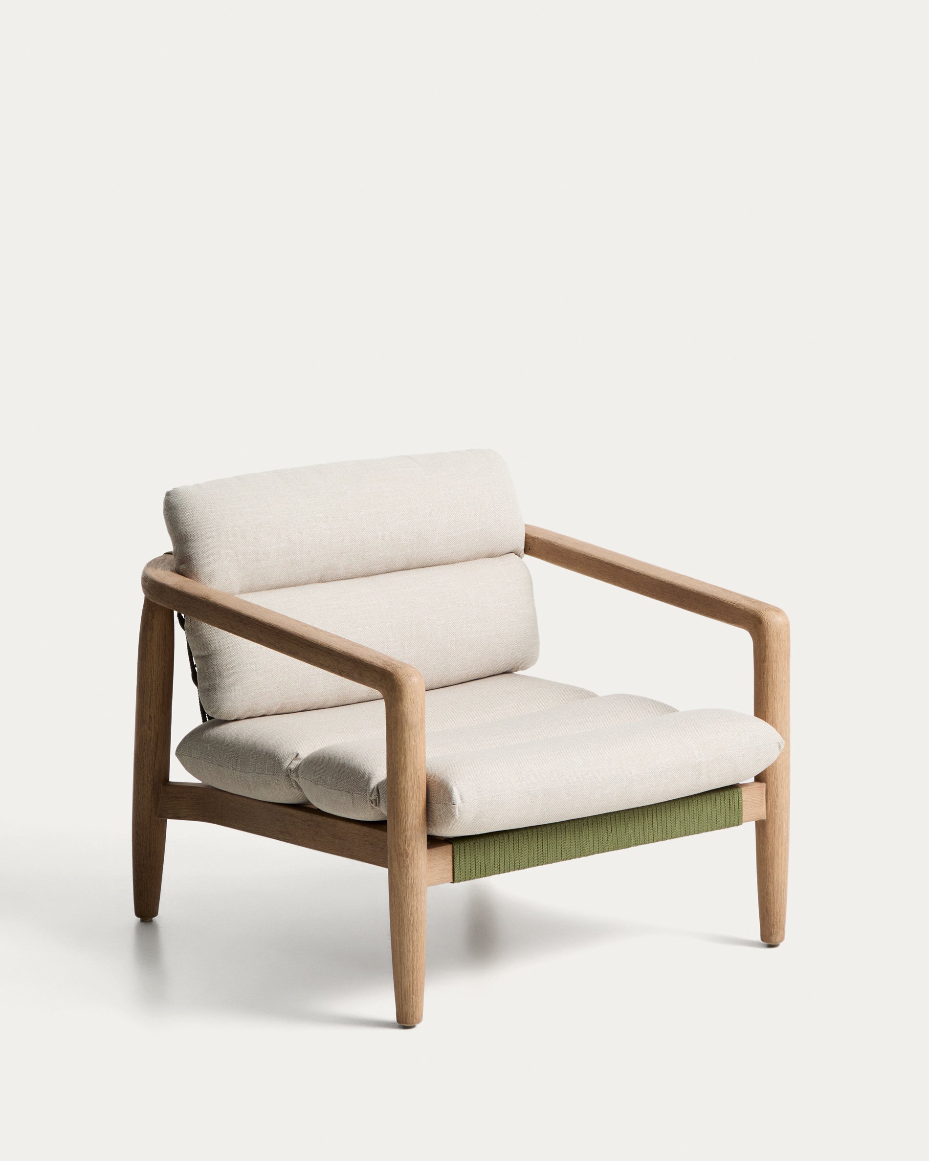 Sessel Menfi aus massivem Akazienholz und grünem Seil in Dunkelgrün präsentiert im Onlineshop von KAQTU Design AG. Outdoor-Sessel ist von Kave Home