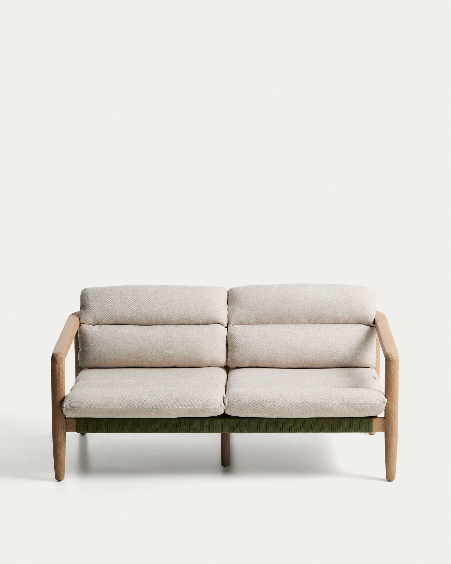Sofa Menfi aus massivem Akazienholz und grünem Seil, 136 cm in Dunkelgrün präsentiert im Onlineshop von KAQTU Design AG. Loungesofa ist von Kave Home