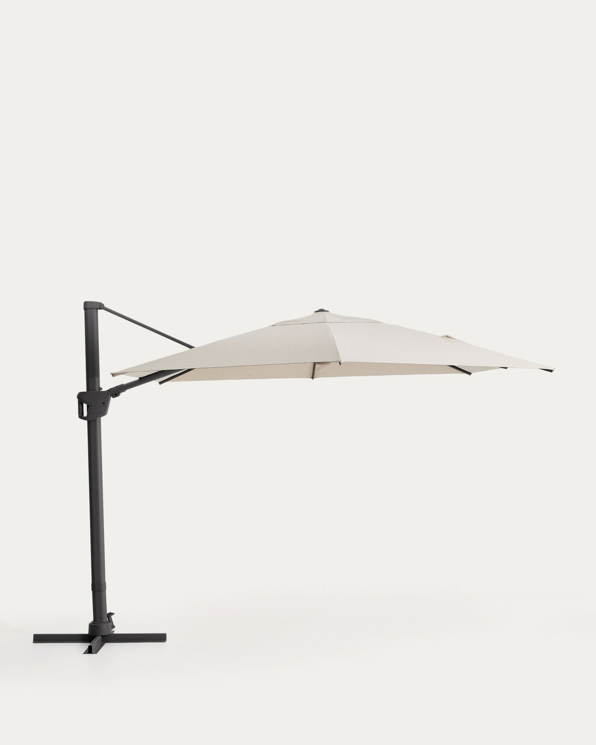 Exzentrischer Sonnenschirm Noli in Beige mit graphitgrauem Aluminiumgestell, 300 x 420 cm in Beige, Ecru, Graphit präsentiert im Onlineshop von KAQTU Design AG. Sonnenschirm ist von Kave Home