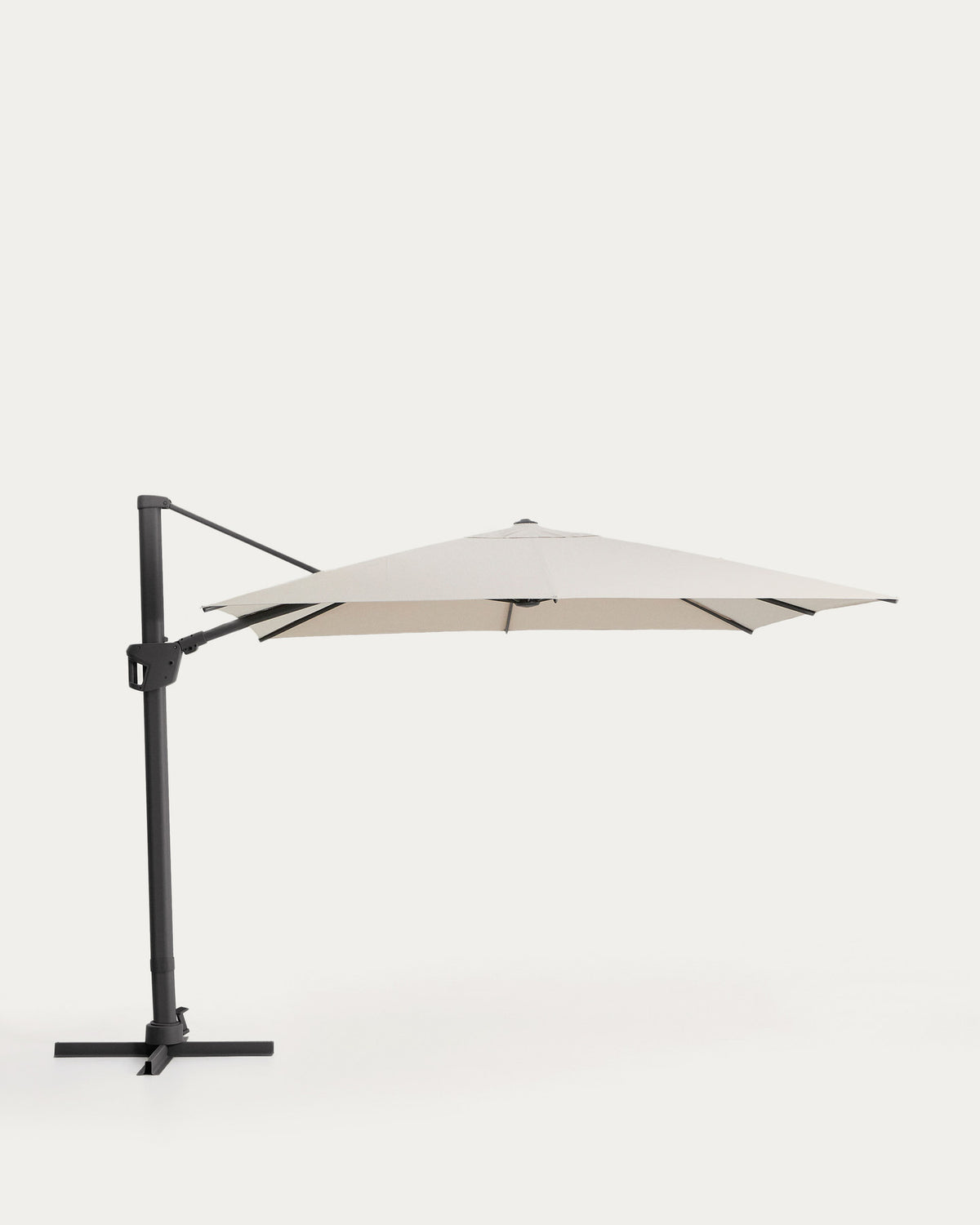 Exzentrischer Sonnenschirm Noli in Beige mit graphitgrauem Aluminiumgestell, 300 x 300 cm in Beige, Ecru, Graphit präsentiert im Onlineshop von KAQTU Design AG. Sonnenschirm ist von Kave Home