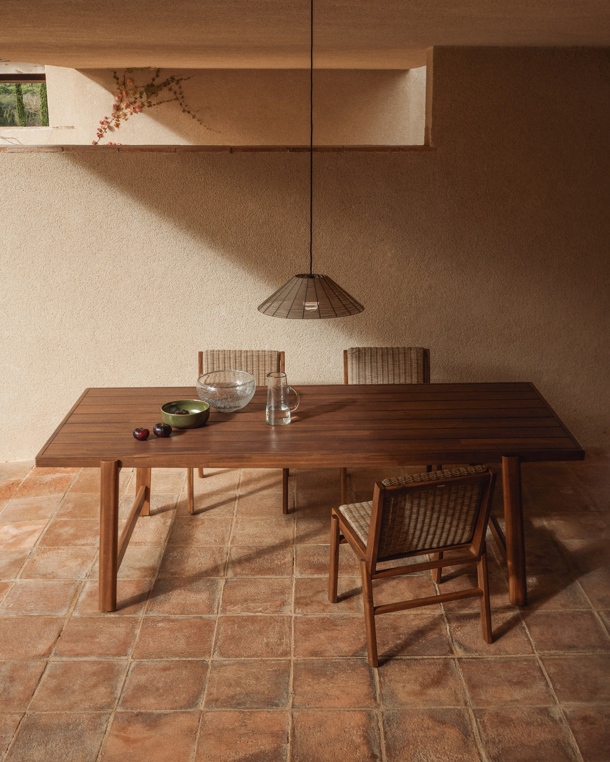 Outdoor-Tisch Itani aus massivem Akazienholz, 240 x 100 cm, FSC 100 % in Braun präsentiert im Onlineshop von KAQTU Design AG. Gartentisch ist von Kave Home