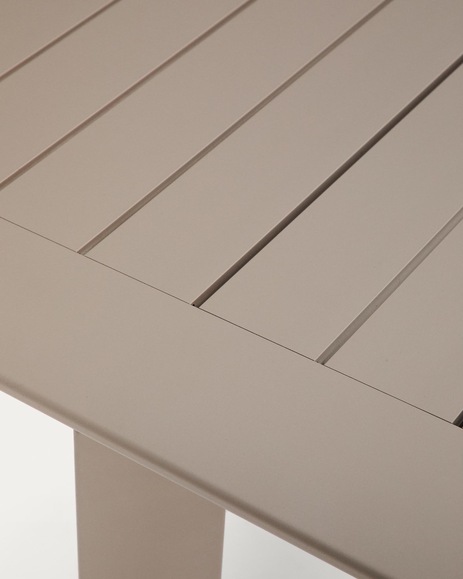 Moderner, ausziehbarer Aluminiumtisch Brela in Taupe, perfekt für den Außenbereich, bietet großzügigen Platz und zeitgemäßes Design.
