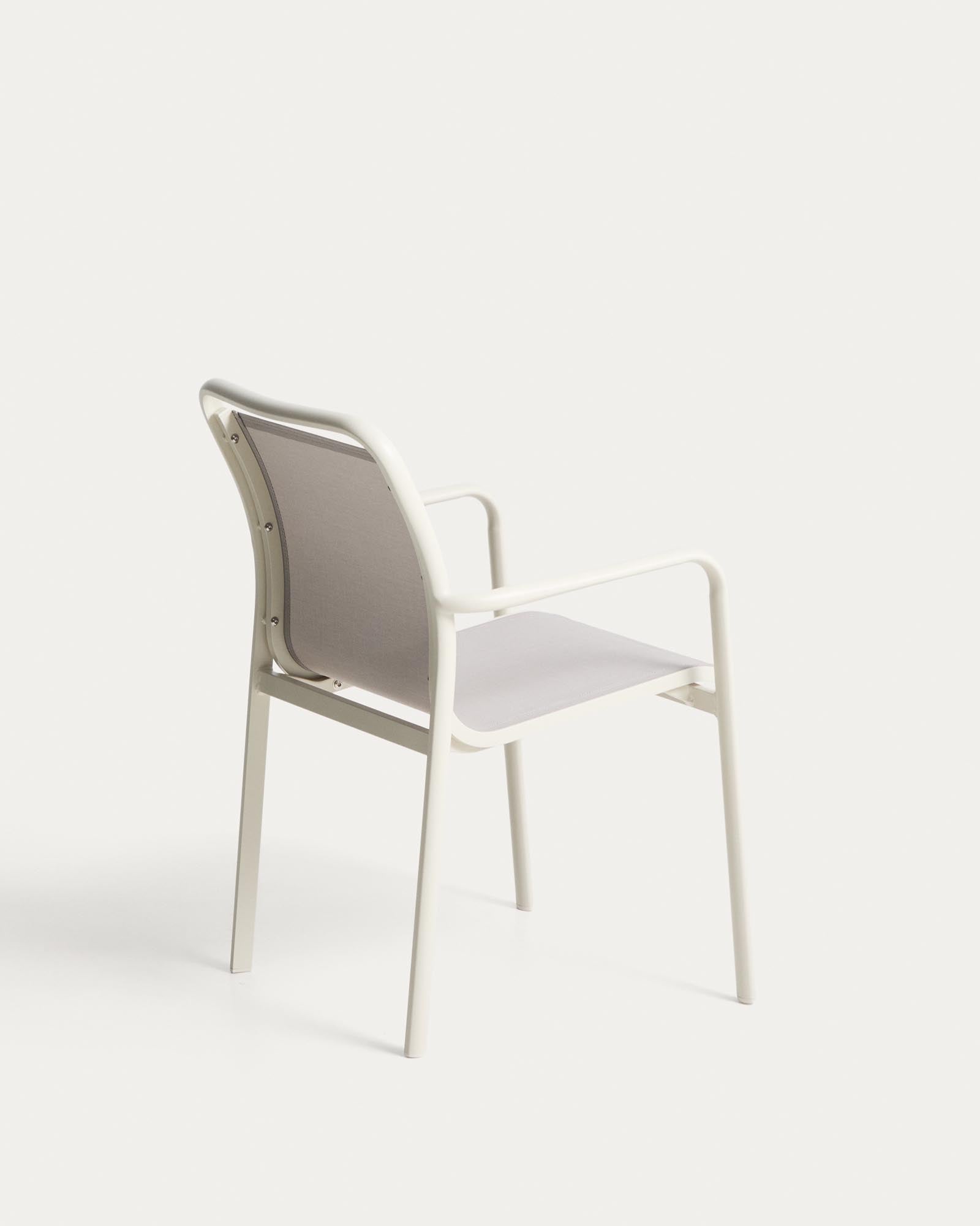 Eleganter stapelbarer Gartenstuhl Luri in Ecru und Beige, gefertigt aus leichtem Aluminium und strapazierfähigem Texteline, ideal für entspannte Stunden im Freien.