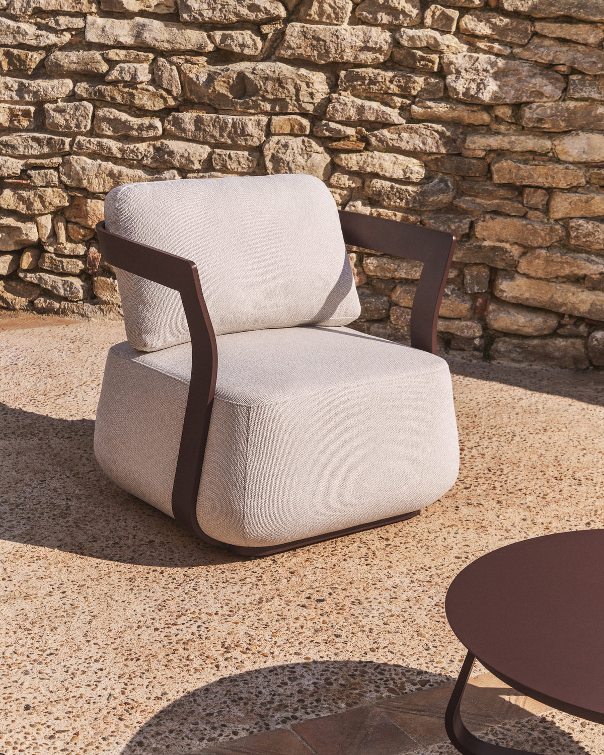 Outdoor-Sessel Tamaris aus Aluminium in Braun in Braun, Hellbraun, Beige präsentiert im Onlineshop von KAQTU Design AG. Outdoor-Sessel ist von Kave Home