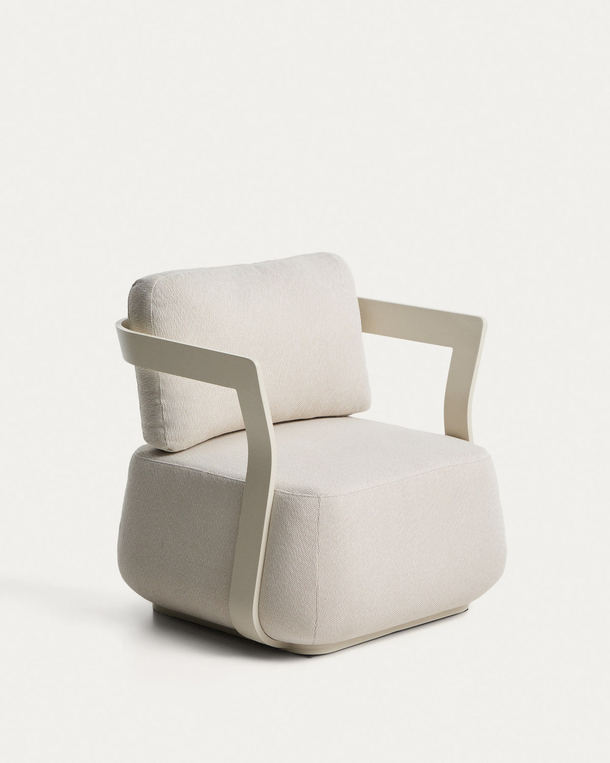 Outdoor-Sessel Tamaris aus ecrufarbenem Aluminium in Ecru, Beige, Weiss präsentiert im Onlineshop von KAQTU Design AG. Outdoor-Sessel ist von Kave Home