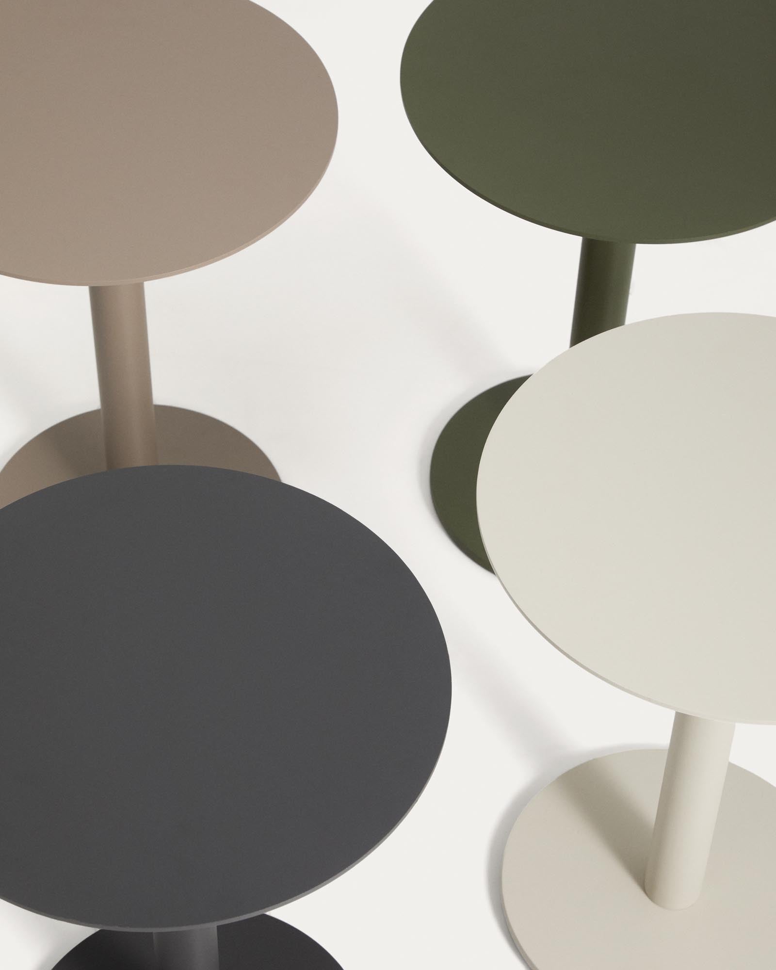 Beistelltisch Asinara aus grünem Aluminium, Ø 40 cm in Dunkelgrün präsentiert im Onlineshop von KAQTU Design AG. Beistelltisch Outdoor ist von Kave Home