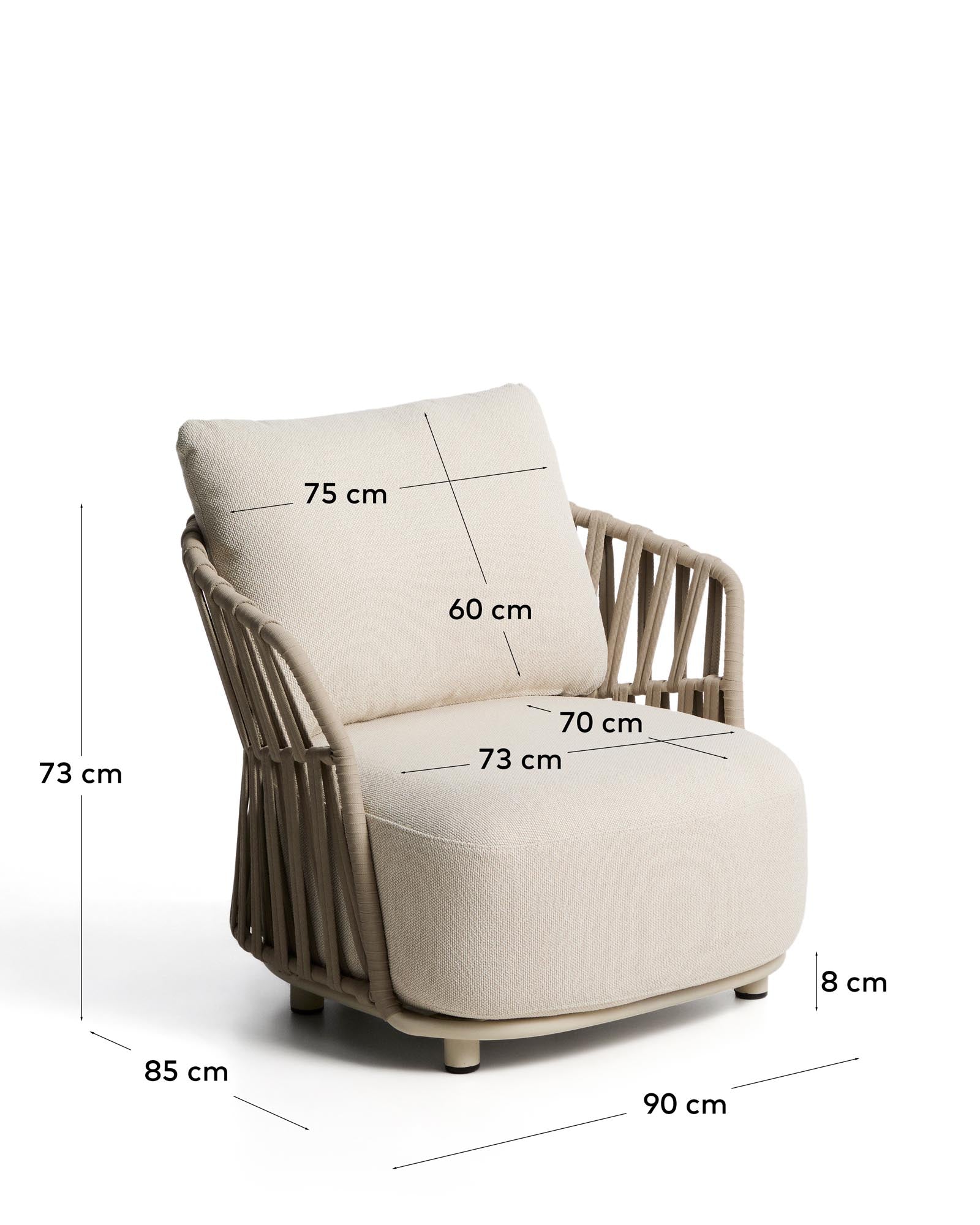 Moderner Sessel Osani aus robustem ecrufarbenem Aluminium und taupefarbenem Seil, perfekt für gemütliche Stunden im Freien.