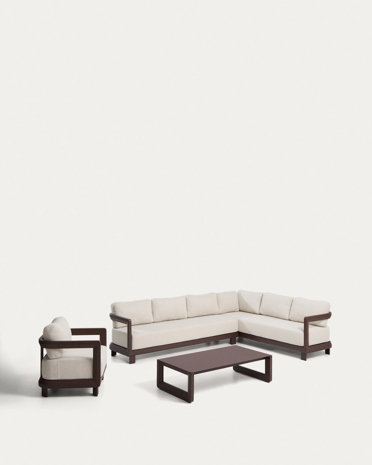 Set Nerano mit 5-Sitzer-Ecksofa, Sessel und Couchtisch aus gehärtetem Glas und braunem Aluminium in Braun, Hellbraun, Beige präsentiert im Onlineshop von KAQTU Design AG. Loungeset ist von Kave Home