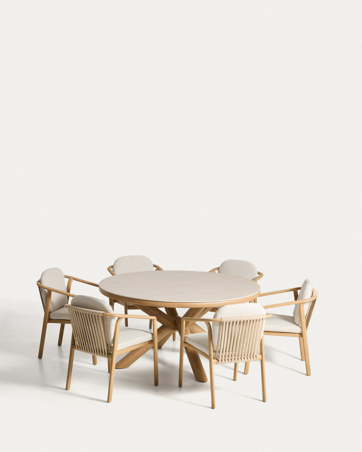 Set mit Tisch Mirtia aus Aluminium Holzoptik und gesintertem Stein Ecru und 6 Stühlen Sirte aus Aluminium Holzoptik und Seil Ecru, Ø 148 cm in Braun, Ecru präsentiert im Onlineshop von KAQTU Design AG. Loungeset ist von Kave Home